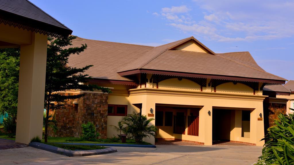 Emerald Palace Hotel Naypyidaw Exterior foto